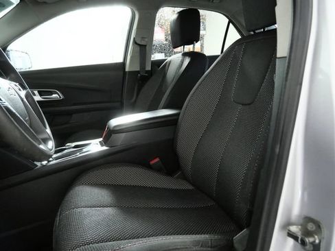 Used 2017 Chevrolet Equinox LS FWD image 16