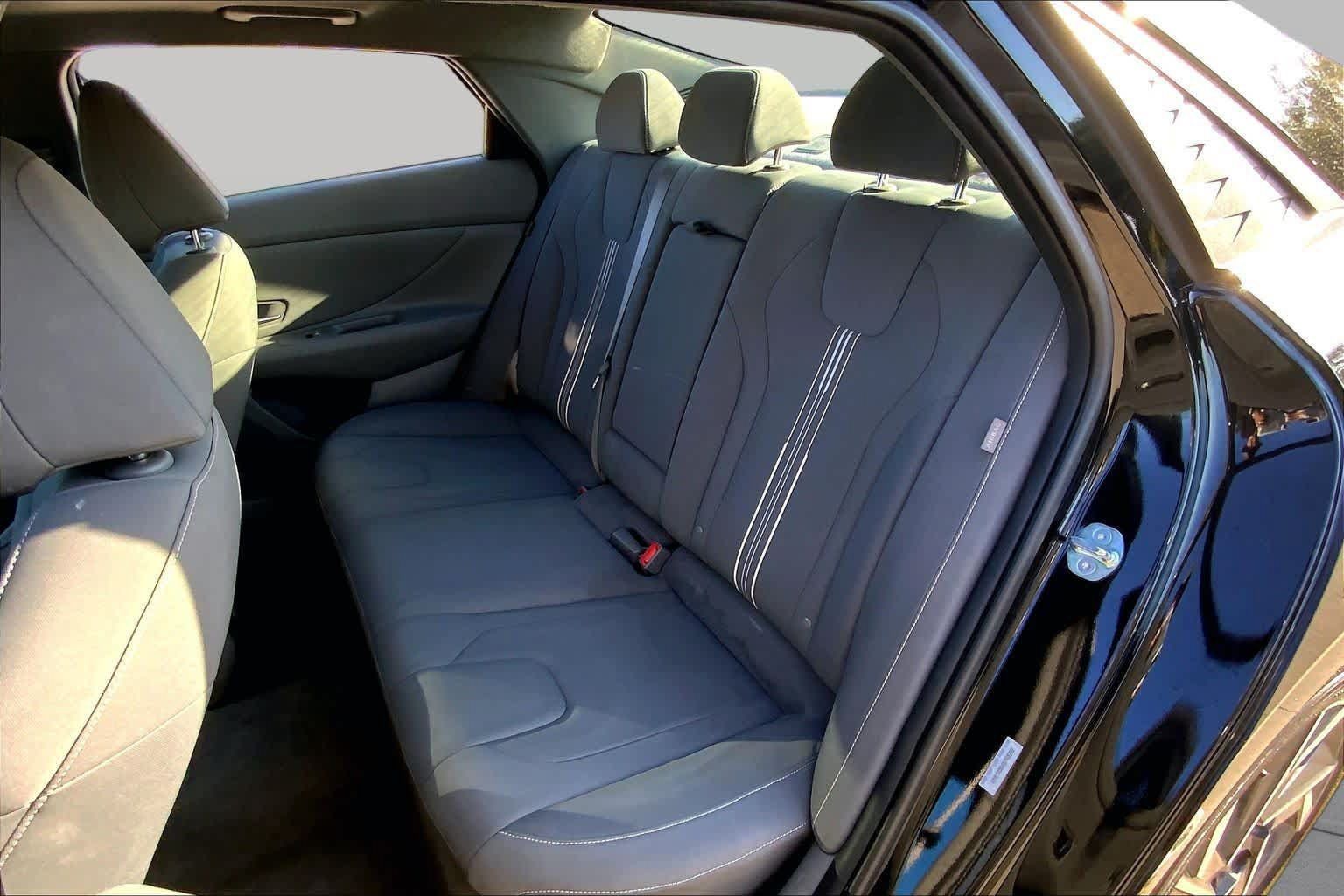 Used 2025 Hyundai Elantra SEL FWD image 20
