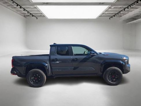 Used 2024 Toyota Tacoma TRD Pro AWD/4WD image 7