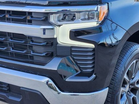 Used 2025 Chevrolet Silverado 1500 LT image 17