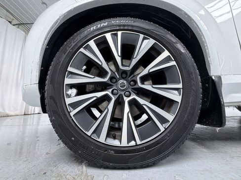 Used 2021 Volvo XC90 T6 Momentum w/ Advanced Package image 14