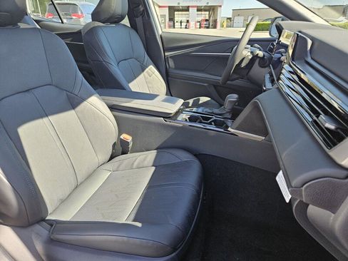 Used 2025 Toyota Camry XSE image 10