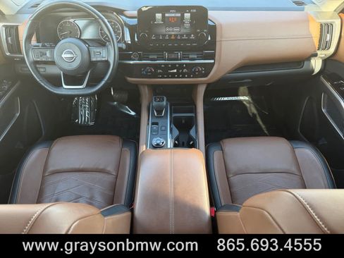 Used 2022 Nissan Pathfinder Platinum w/ Lighting Package (N93) image 17