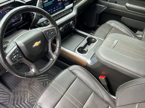Used 2024 Chevrolet Silverado 3500 High Country w/ High Country Premium Package AWD/4WD image 9