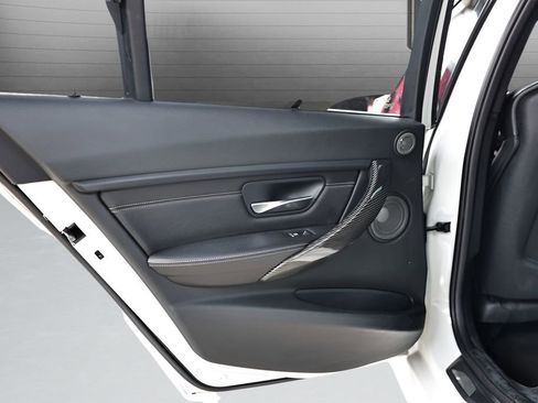 Used 2016 BMW M3 RWD image 47