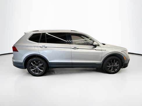 Used 2024 Volkswagen Tiguan SE FWD image 10