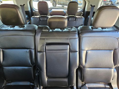 Certified 2022 Ford Explorer XLT w/ Equipment Group 202A image 20