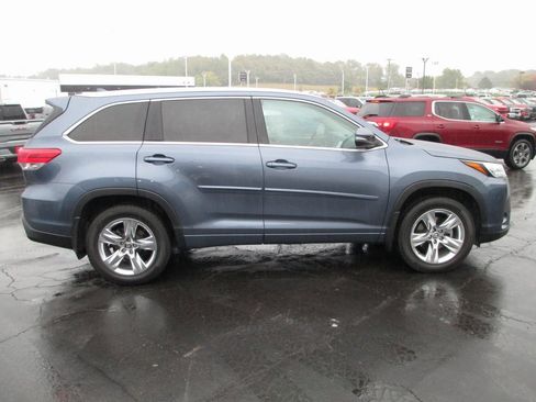 Used 2019 Toyota Highlander Limited image 2