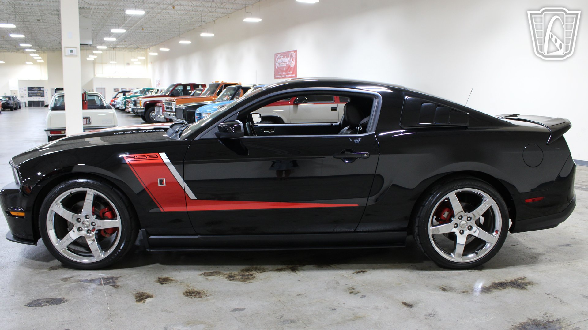 Used 2012 Ford Mustang GT Premium w/ Electronics Pkg RWD image 2