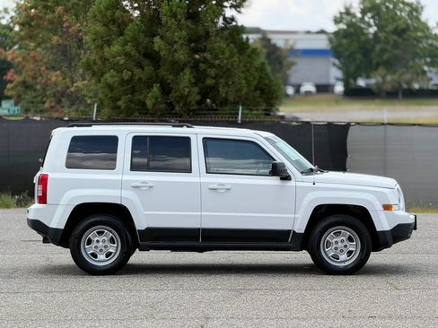 Used 2016 Jeep Patriot Sport w/ Power Value Group AWD/4WD image 7