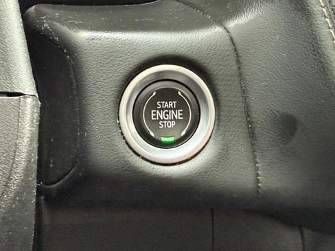 Used 2022 Chevrolet Suburban Premier image 18