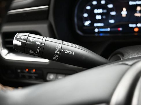 Used 2023 GMC Yukon XL AT4 AWD/4WD image 13