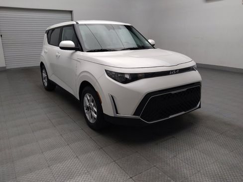 Used 2025 Kia Soul LX w/ LX Technology Package image 13