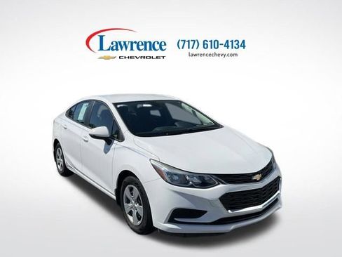 Used 2018 Chevrolet Cruze LS FWD image 1