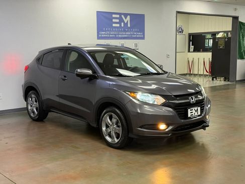 Used 2017 Honda HR-V EX image 2
