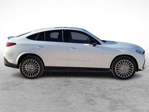 Used 2025 Mercedes-Benz GLC 300 4MATIC image 12
