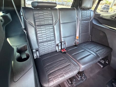 Used 2022 Cadillac Escalade Sport Platinum w/ LPO, ONYX Package AWD/4WD image 12