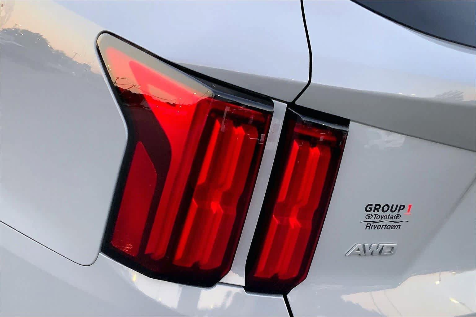 Used 2022 Kia Sorento SX Prestige w/ Rust Color Package AWD/4WD image 25