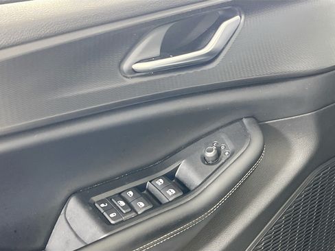 Used 2023 Jeep Grand Cherokee Altitude AWD/4WD image 17
