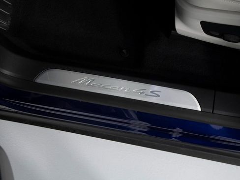 Certified 2025 Porsche Macan 4S Electric image 22