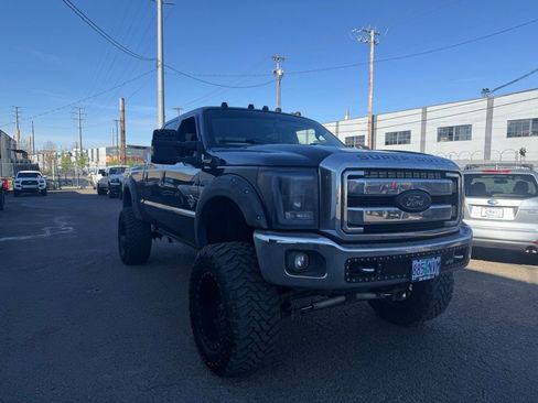 Used 2016 Ford F250 Lariat w/ Chrome Package image 7