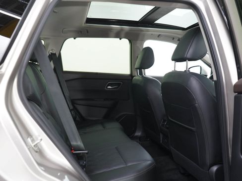 Used 2023 Nissan Rogue Platinum AWD/4WD image 12