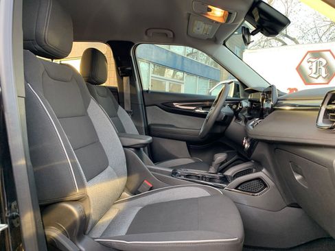 Used 2025 Chevrolet TrailBlazer LT image 34