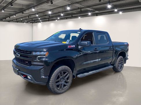 Used 2021 Chevrolet Silverado 1500 LT Trail Boss w/ Convenience Package II AWD/4WD image 3