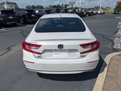 Used 2021 Honda Accord Touring image 6
