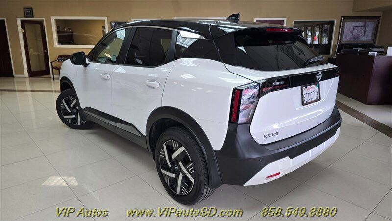 Used 2025 Nissan Kicks SV FWD image 3