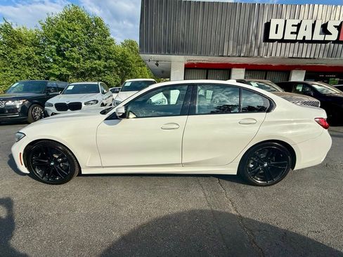 Used 2021 BMW 330i Sedan w/ M Sport Package RWD image 13