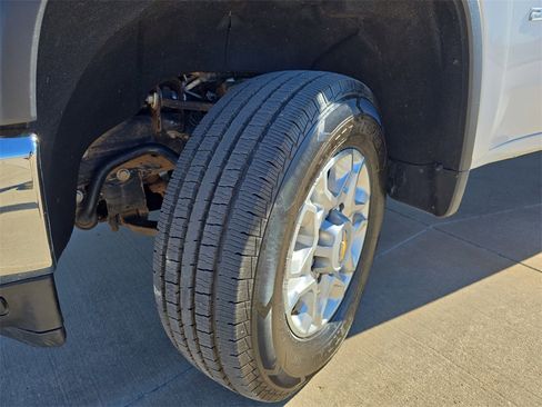 Used 2023 Chevrolet Silverado 2500 LT image 31