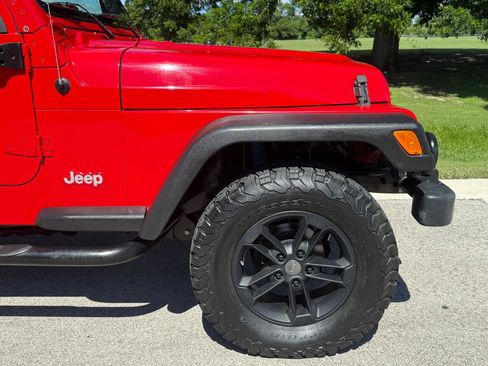 Used 2005 Jeep Wrangler Unlimited AWD/4WD image 36