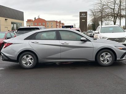New 2026 Hyundai Elantra SE