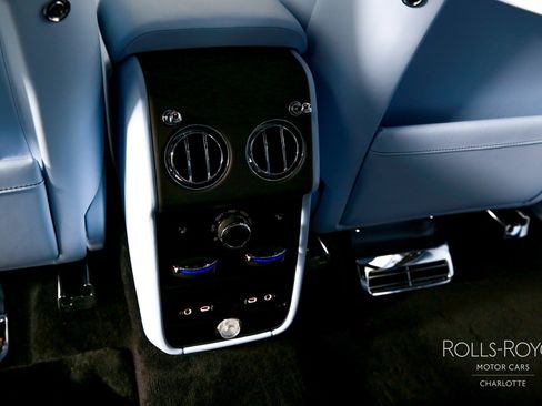 New 2027 Rolls-Royce Cullinan Black Badge AWD/4WD image 22