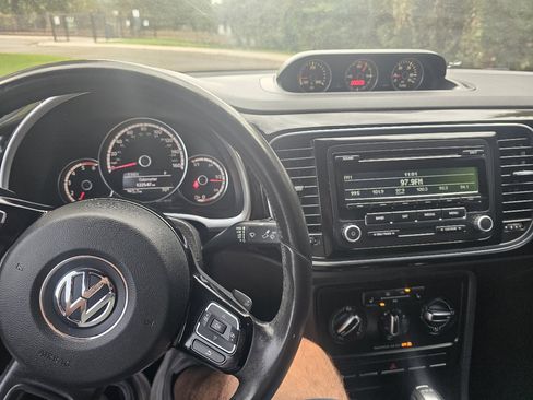 Used 2013 Volkswagen Beetle TDI image 17