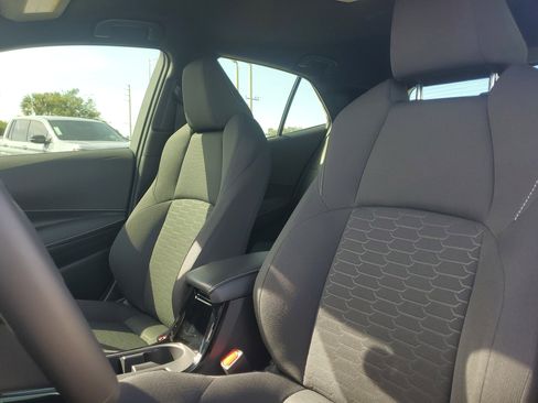 Used 2025 Toyota Corolla SE FWD image 18