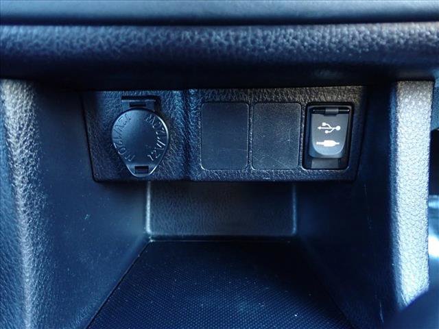 Used 2017 Toyota Corolla LE w/ Carpet Mat Package (TMS) FWD image 19