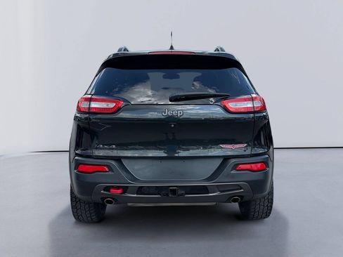 Used 2015 Jeep Cherokee Trailhawk w/ Comfort/Convenience Group AWD/4WD image 4