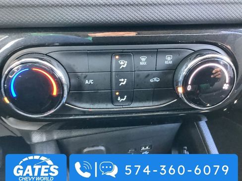 Used 2025 Chevrolet TrailBlazer LT AWD/4WD image 17