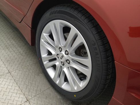 Used 2016 Lincoln MKZ FWD image 31