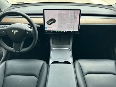Used 2021 Tesla Model Y Long Range AWD/4WD image 13