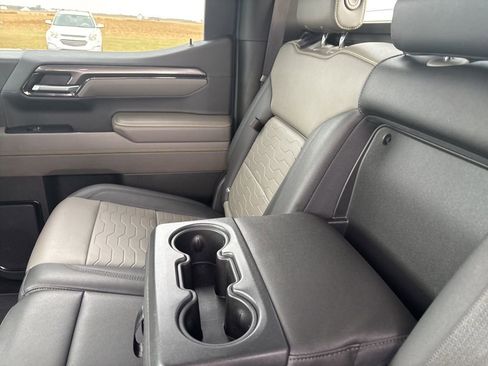 Used 2022 Chevrolet Silverado 1500 ZR2 w/ Technology Package image 40