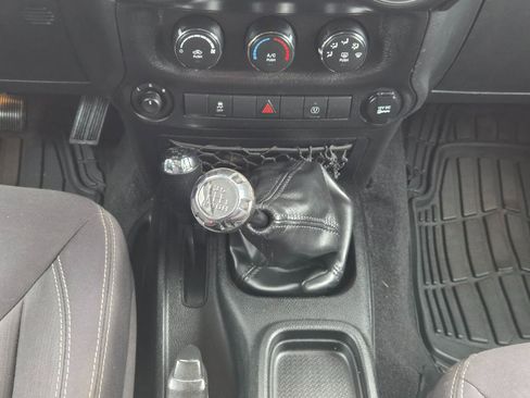 Used 2013 Jeep Wrangler Unlimited Sahara w/ Dual Top Group image 20