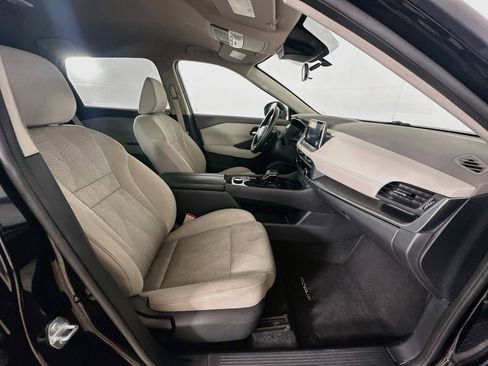 Used 2025 Nissan Rogue SV AWD/4WD image 30