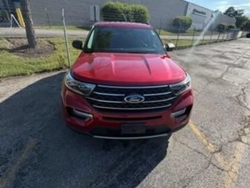 Used 2023 Ford Explorer XLT w/ Equipment Group 202A AWD/4WD image 7