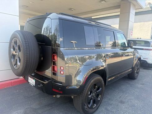 Used 2025 Land Rover Defender 110 X-Dynamic SE AWD/4WD image 3