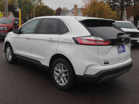 Used 2023 Ford Edge SEL image 3