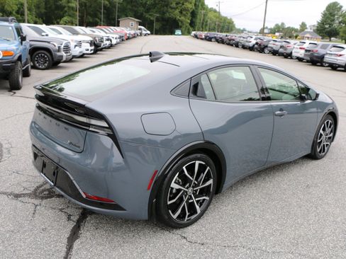 Used 2024 Toyota Prius Prime FWD image 8