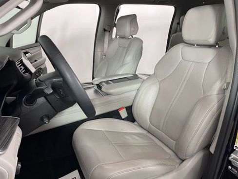 Used 2024 Jeep Wagoneer L Series II w/ Flexible Seating Group image 19